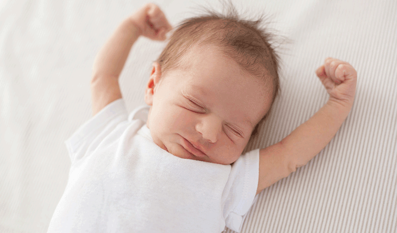 نوزاد قل2 تازه&zwnj;متولد&nbsp;به دلیل نارس بودن بستری شده است.