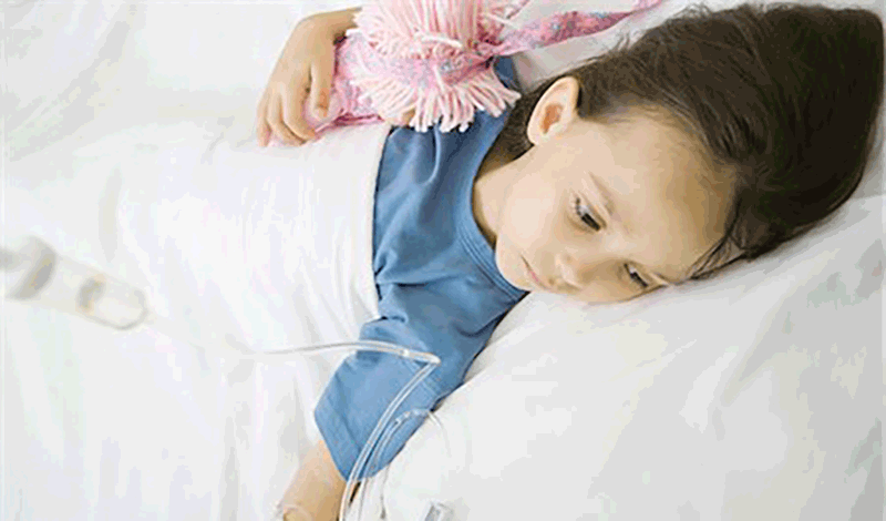 سهیلا چهارساله&nbsp;به دلیل بیماری پروانه&zwnj;ای&nbsp;بستری شده است.